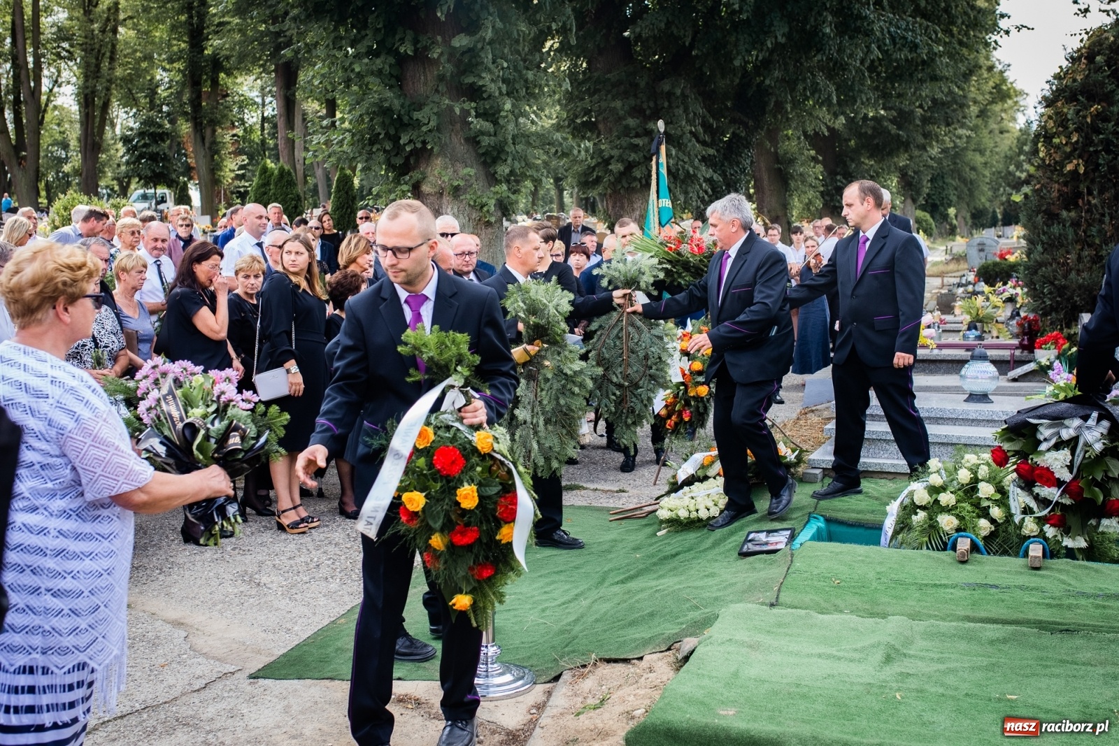 Zdjęcie w galerii na portalu naszraciborz.pl: Na cmentarzu Jeruzalem pożegnano śp. Jerzego Thamma [FOTO] wiadomości z regionu