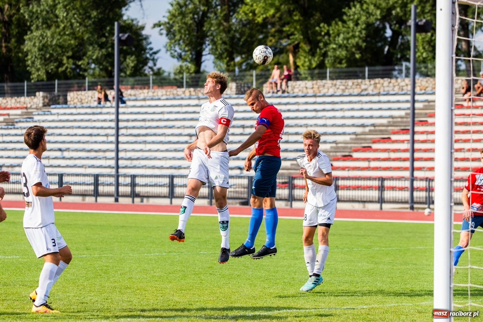 Zdjęcie w galerii na portalu naszraciborz.pl: Spryt Woniakowskiego uratował punkt dla Unii wiadomości z regionu