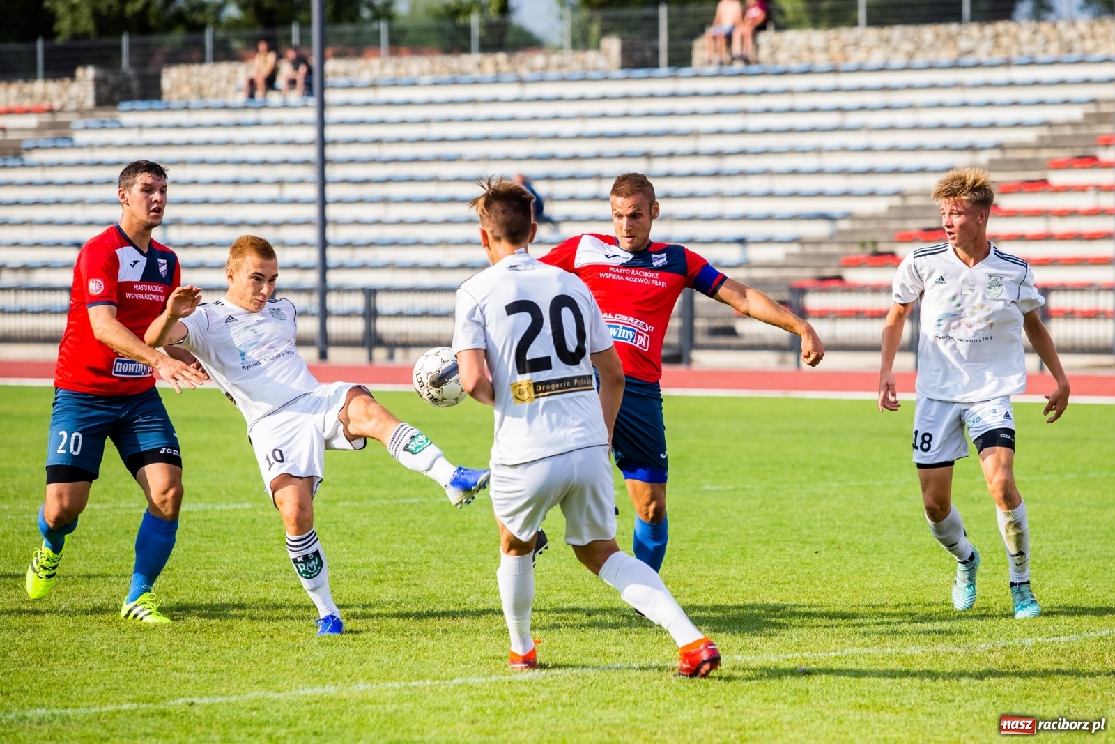 Zdjęcie w galerii na portalu naszraciborz.pl: Spryt Woniakowskiego uratował punkt dla Unii wiadomości z regionu