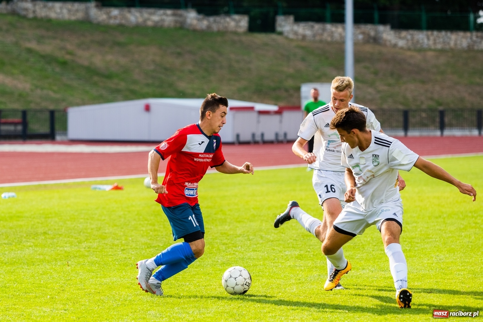 Zdjęcie w galerii na portalu naszraciborz.pl: Spryt Woniakowskiego uratował punkt dla Unii wiadomości z regionu