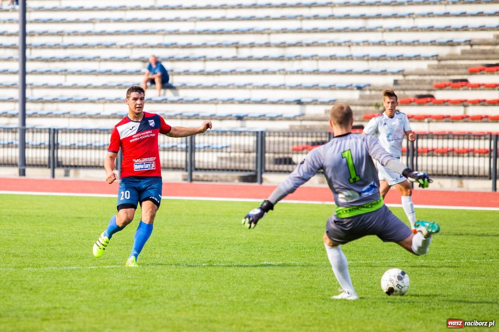 Zdjęcie w galerii na portalu naszraciborz.pl: Spryt Woniakowskiego uratował punkt dla Unii wiadomości z regionu
