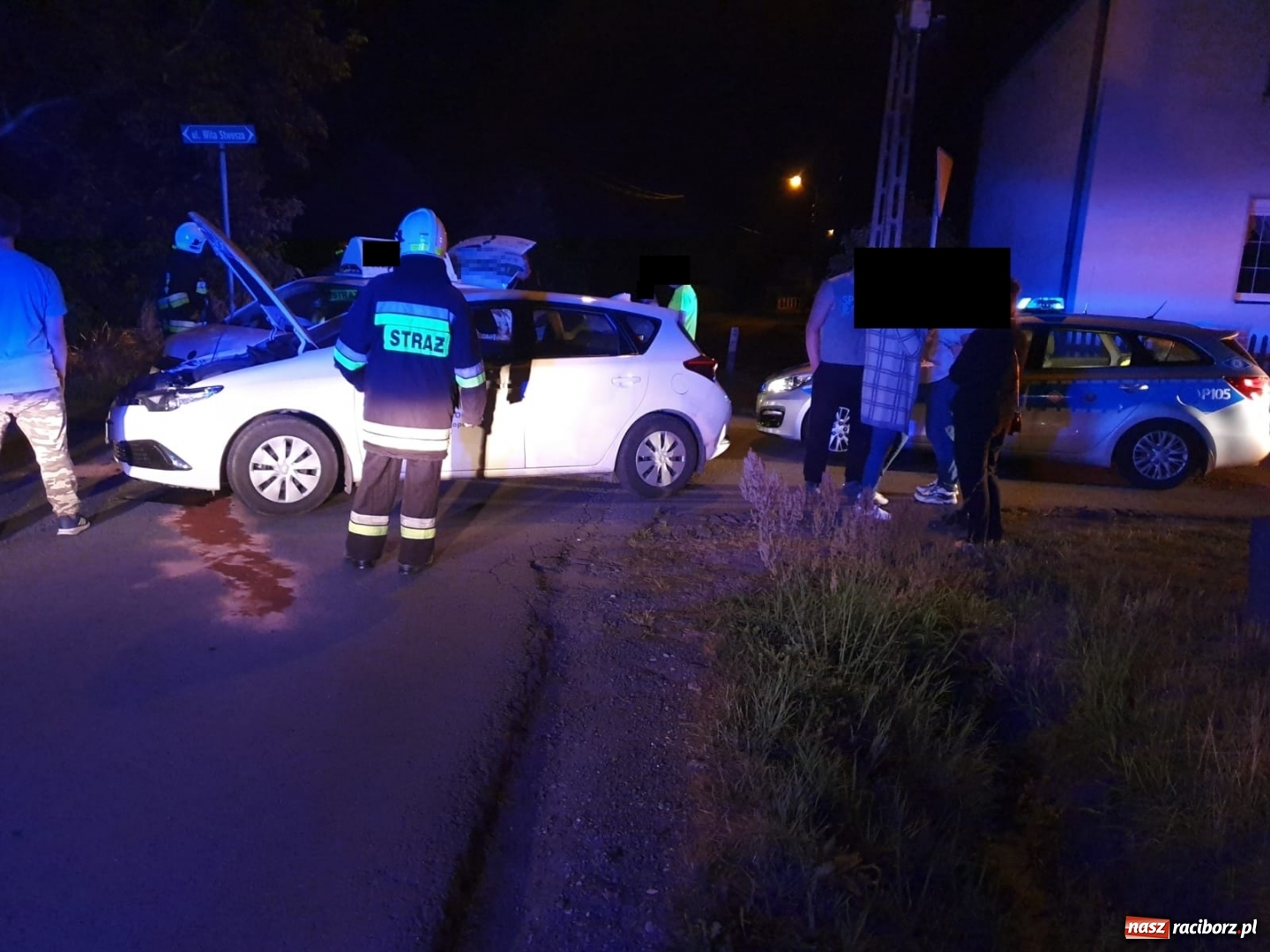 Zdjęcie w galerii na portalu naszraciborz.pl: Nocne zderzenie w Markowicach [FOTO] wiadomości z regionu