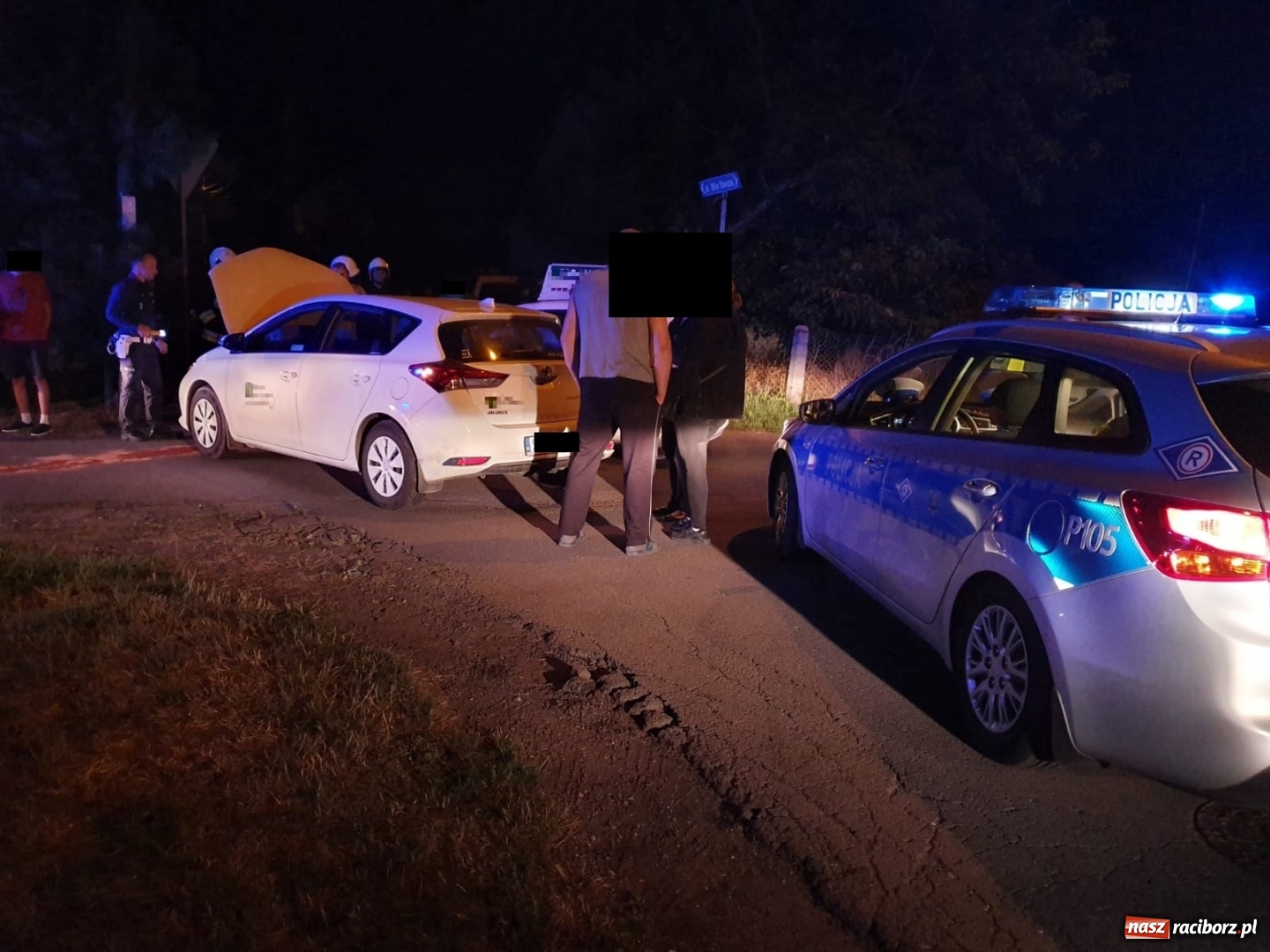 Zdjęcie w galerii na portalu naszraciborz.pl: Nocne zderzenie w Markowicach [FOTO] wiadomości z regionu