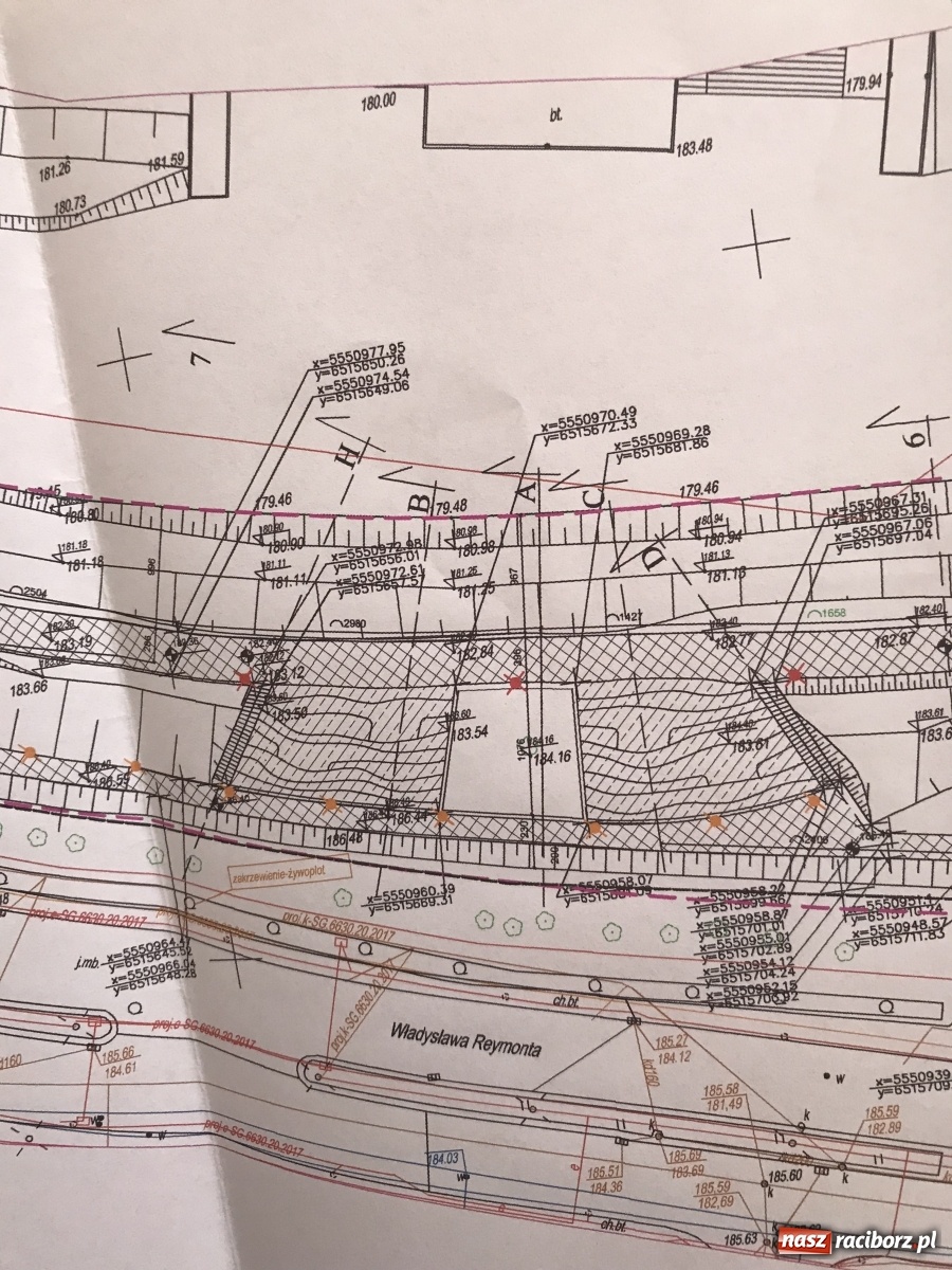 Zdjęcie w galerii na portalu naszraciborz.pl: Lewostronne bulwary zamiast placu Długosza  wiadomości z regionu