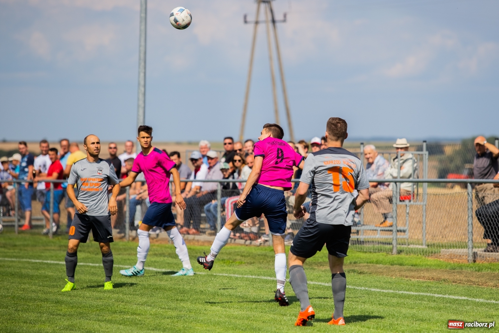 Zdjęcie w galerii na portalu naszraciborz.pl: Błędy defensywy przyczyną porażki. Krzyżanowice lepsze od Borucina wiadomości z regionu