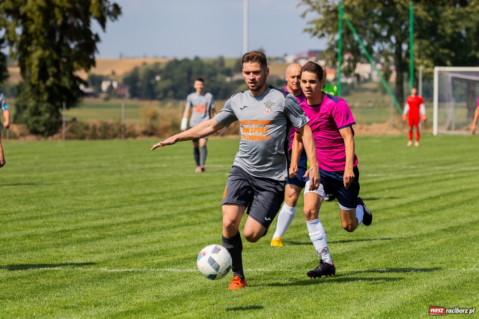 Zdjęcie w galerii na portalu naszraciborz.pl: Błędy defensywy przyczyną porażki. Krzyżanowice lepsze od Borucina wiadomości z regionu