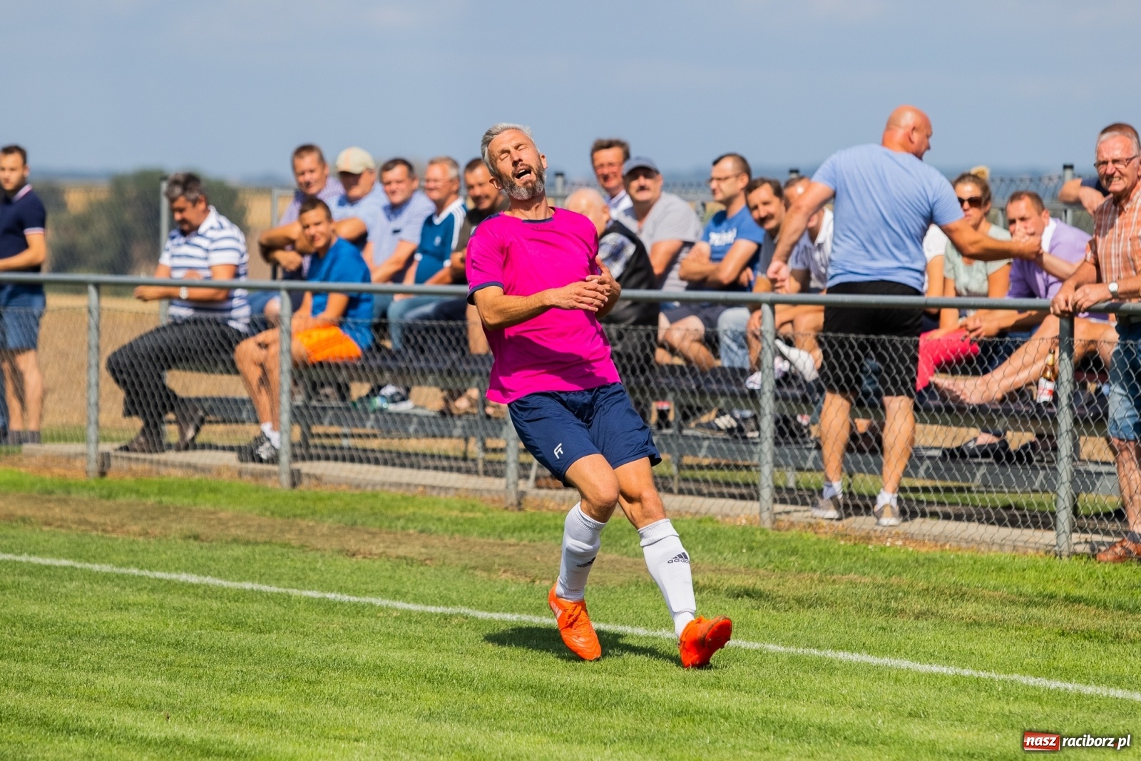 Zdjęcie w galerii na portalu naszraciborz.pl: Błędy defensywy przyczyną porażki. Krzyżanowice lepsze od Borucina wiadomości z regionu