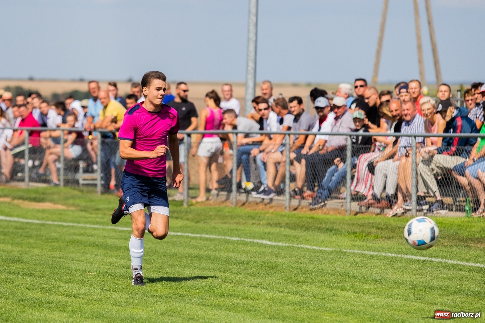 Zdjęcie w galerii na portalu naszraciborz.pl: Błędy defensywy przyczyną porażki. Krzyżanowice lepsze od Borucina wiadomości z regionu