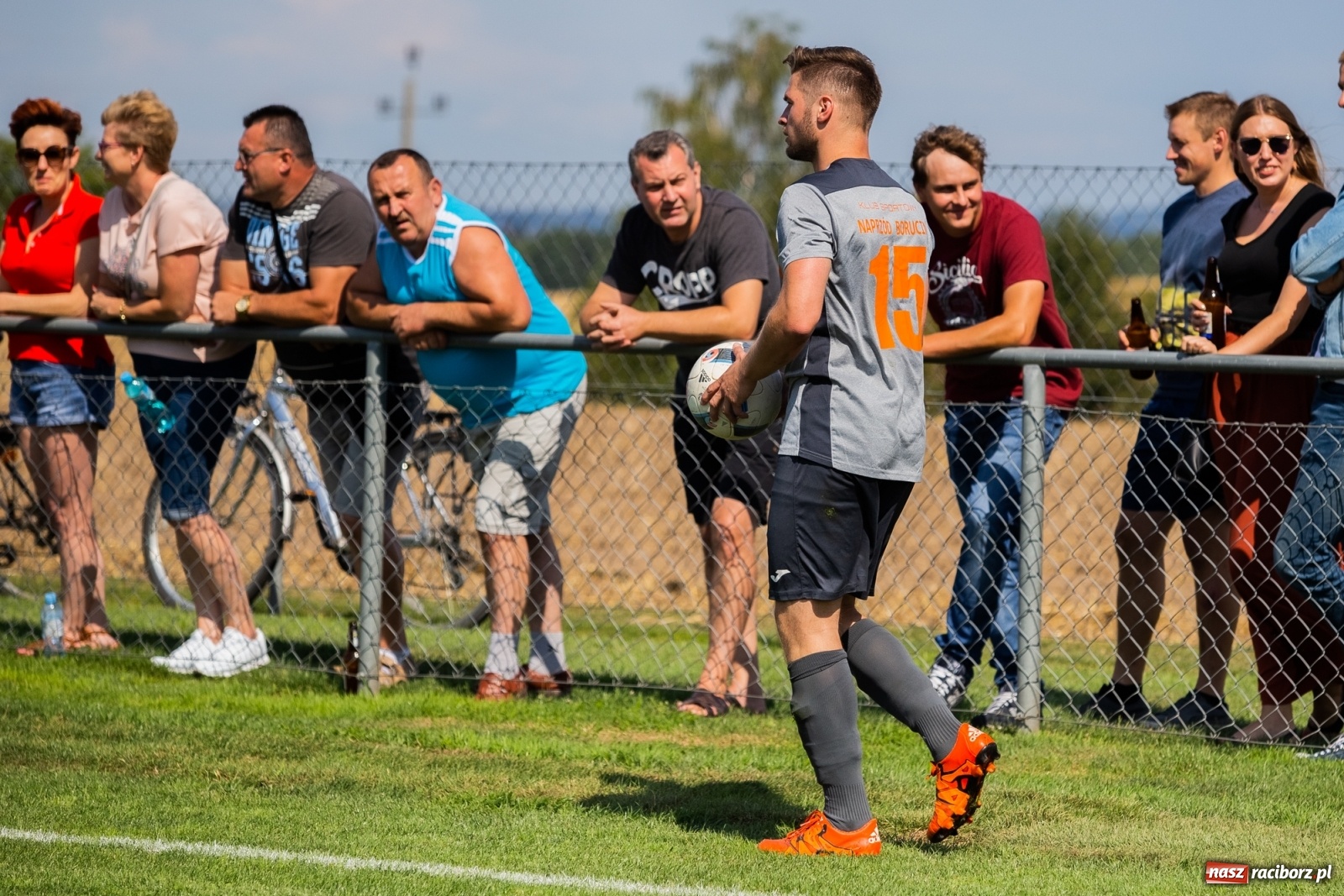 Zdjęcie w galerii na portalu naszraciborz.pl: Błędy defensywy przyczyną porażki. Krzyżanowice lepsze od Borucina wiadomości z regionu