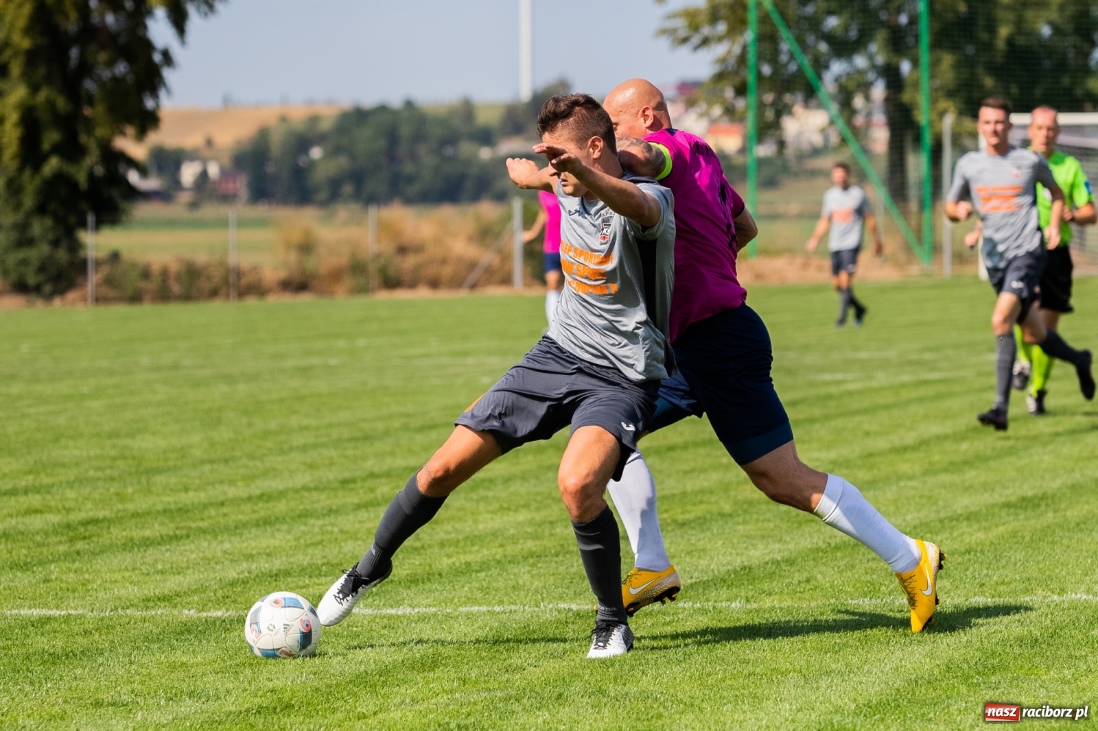 Zdjęcie w galerii na portalu naszraciborz.pl: Błędy defensywy przyczyną porażki. Krzyżanowice lepsze od Borucina wiadomości z regionu