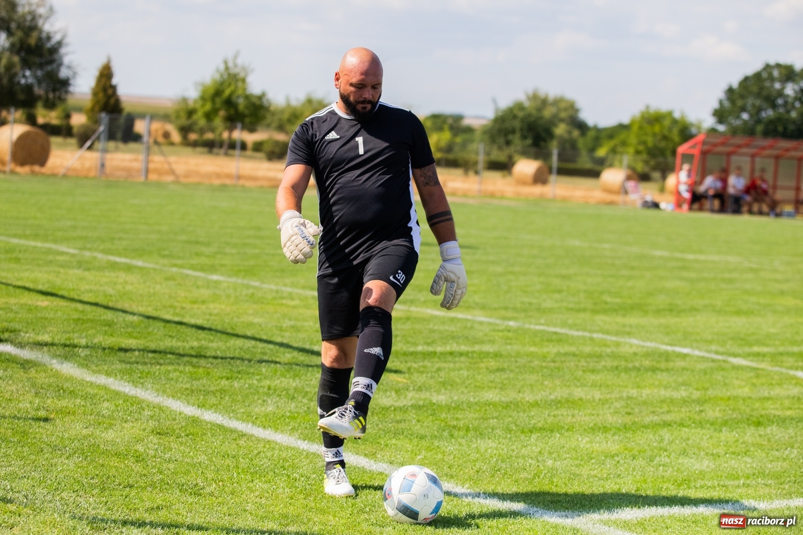 Zdjęcie w galerii na portalu naszraciborz.pl: Błędy defensywy przyczyną porażki. Krzyżanowice lepsze od Borucina wiadomości z regionu