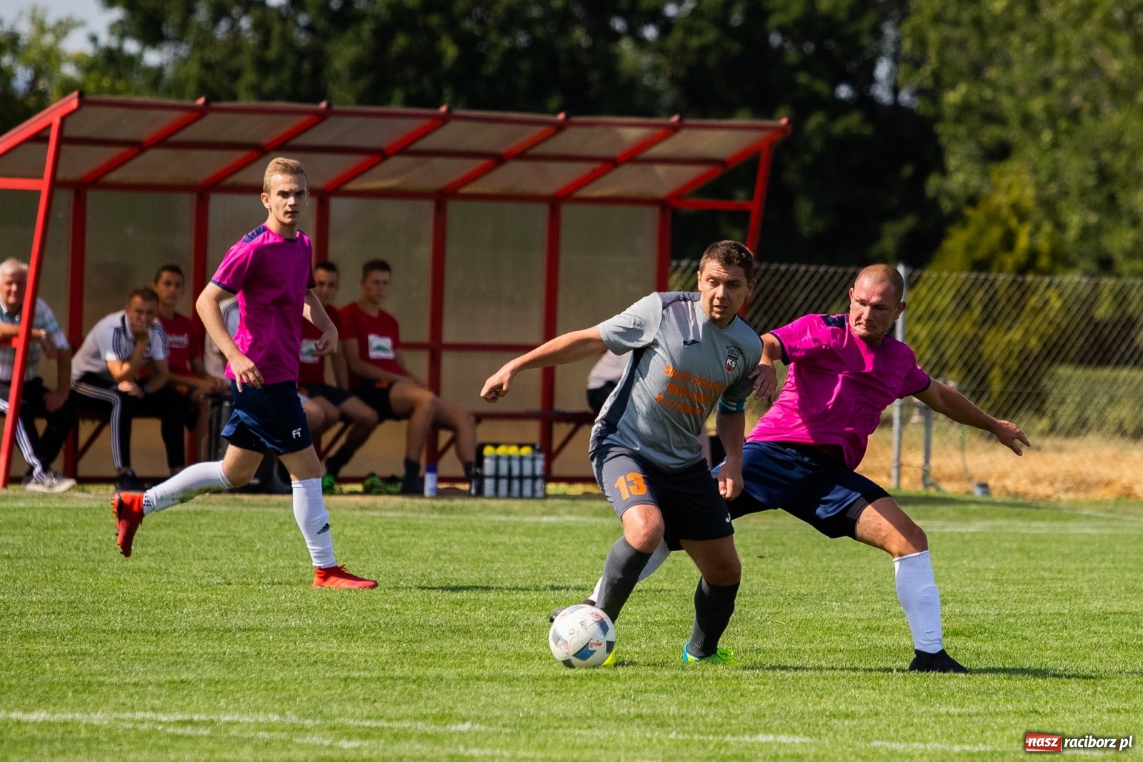 Zdjęcie w galerii na portalu naszraciborz.pl: Błędy defensywy przyczyną porażki. Krzyżanowice lepsze od Borucina wiadomości z regionu