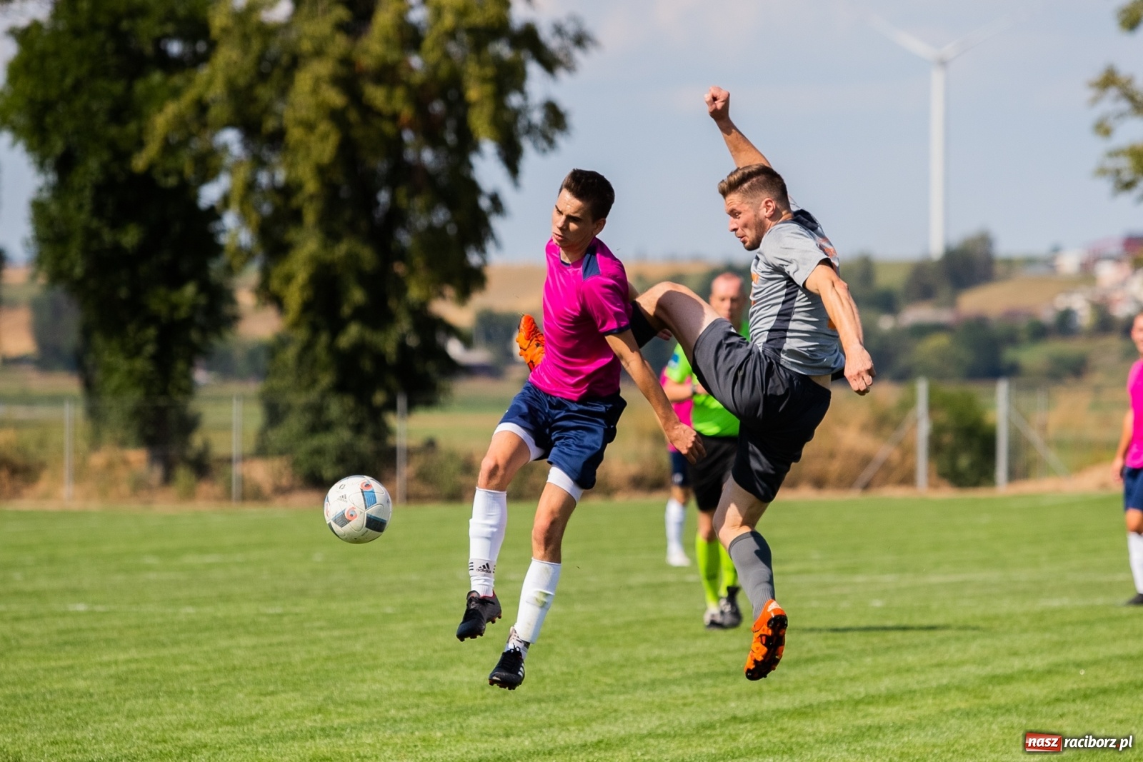 Zdjęcie w galerii na portalu naszraciborz.pl: Błędy defensywy przyczyną porażki. Krzyżanowice lepsze od Borucina wiadomości z regionu