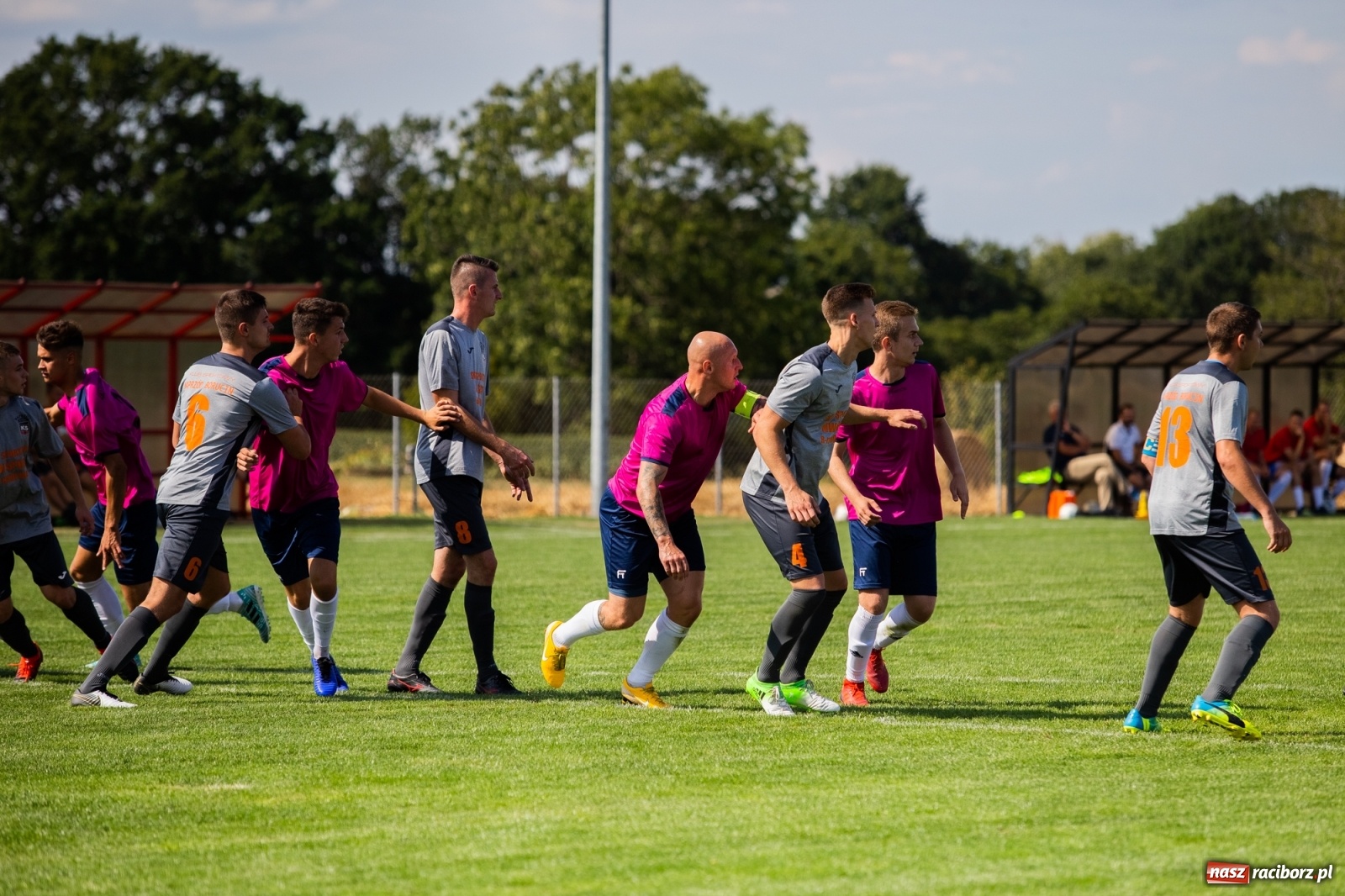 Zdjęcie w galerii na portalu naszraciborz.pl: Błędy defensywy przyczyną porażki. Krzyżanowice lepsze od Borucina wiadomości z regionu