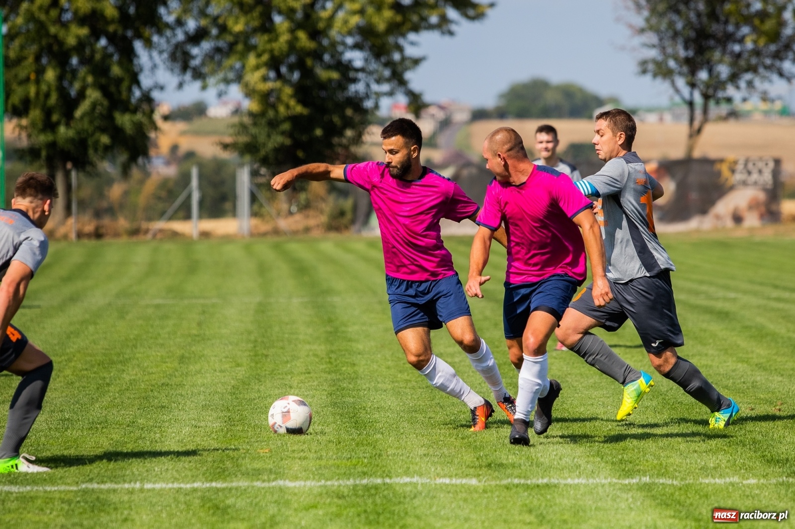 Zdjęcie w galerii na portalu naszraciborz.pl: Błędy defensywy przyczyną porażki. Krzyżanowice lepsze od Borucina wiadomości z regionu