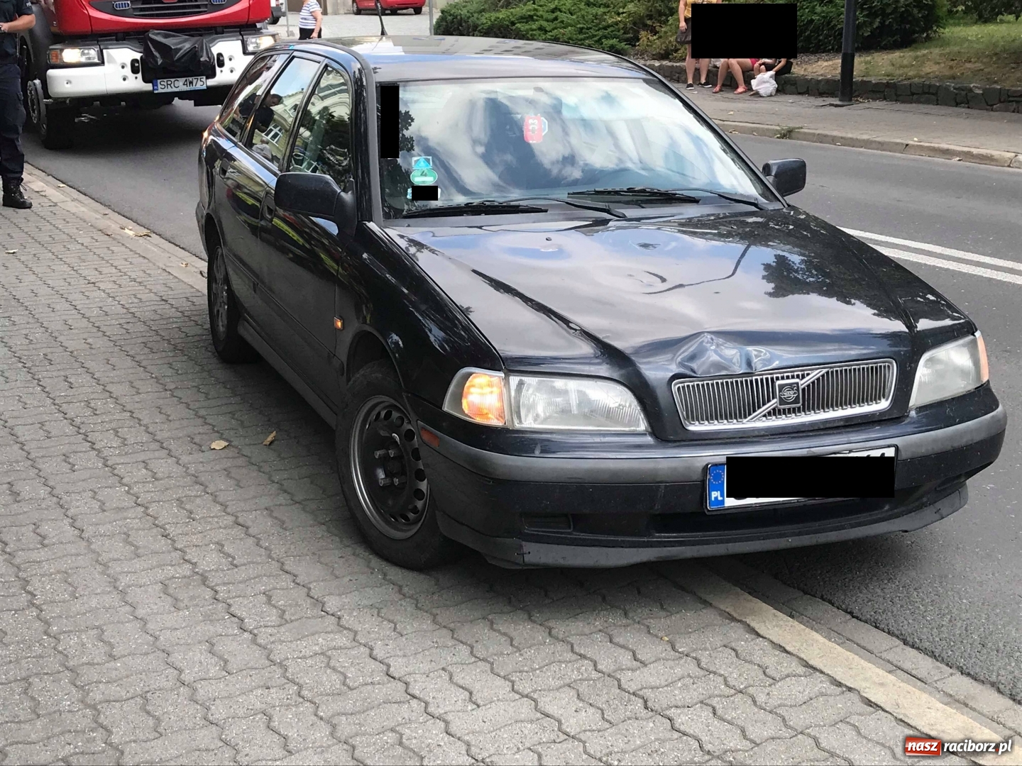 Zdjęcie w galerii na portalu naszraciborz.pl: Na Podwalu kierująca volvo potrąciła dziecko na pasach [FOTO] wiadomości z regionu