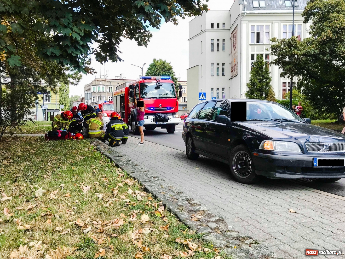 Zdjęcie w galerii na portalu naszraciborz.pl: Na Podwalu kierująca volvo potrąciła dziecko na pasach [FOTO] wiadomości z regionu