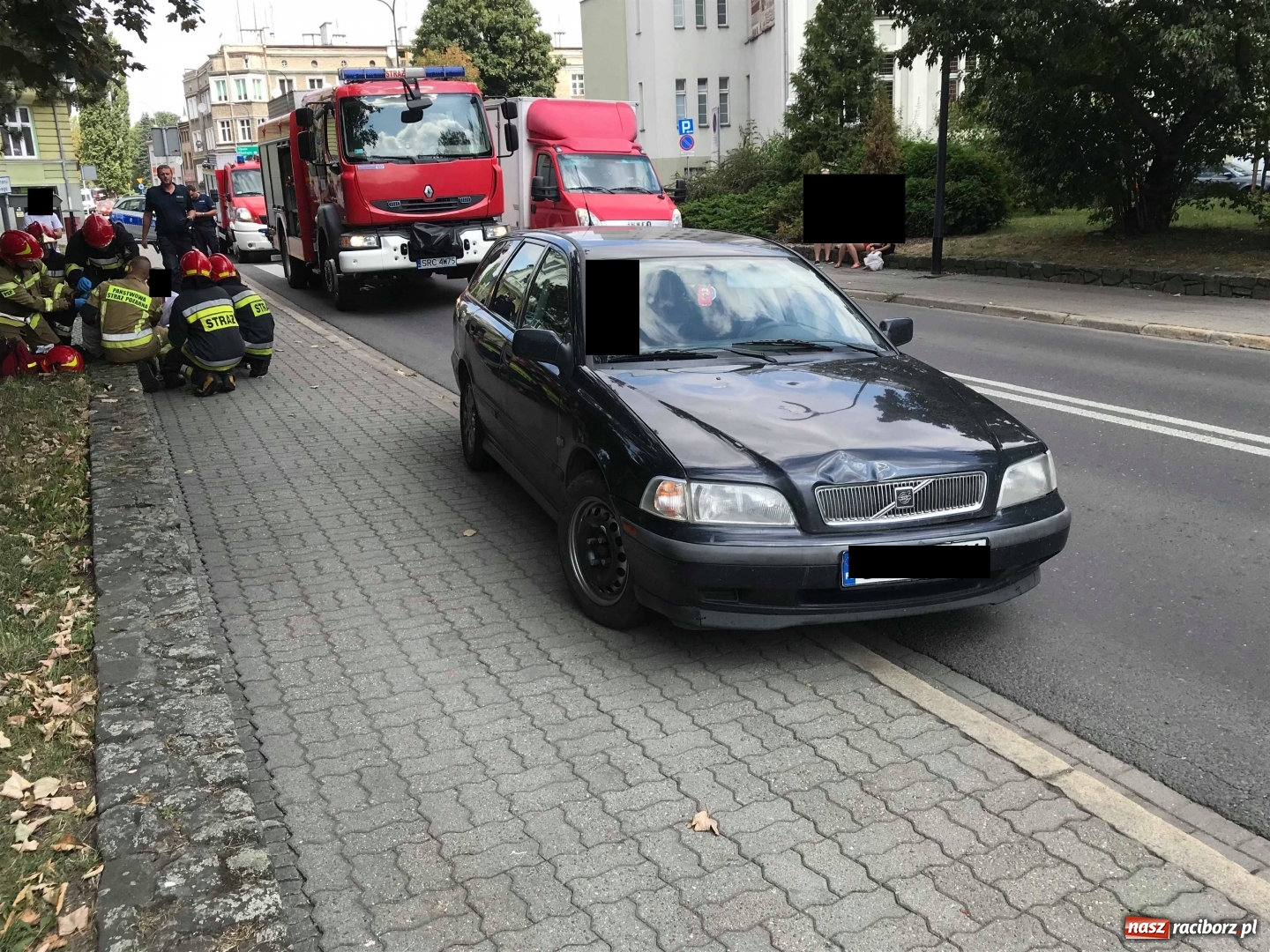 Zdjęcie w galerii na portalu naszraciborz.pl: Na Podwalu kierująca volvo potrąciła dziecko na pasach [FOTO] wiadomości z regionu