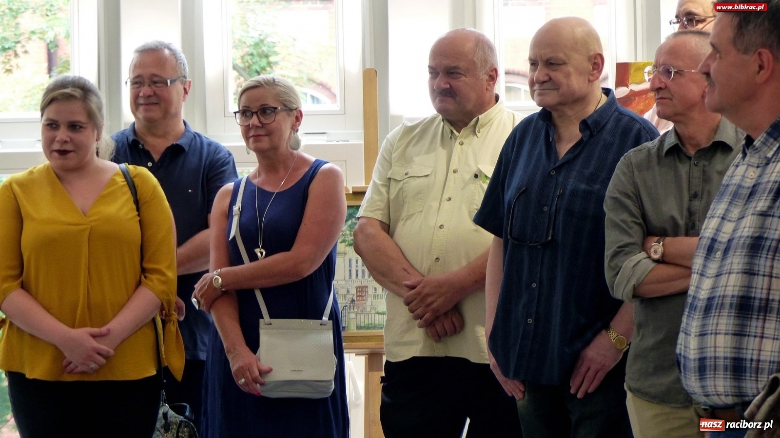 Zdjęcie w galerii na portalu naszraciborz.pl: Racibórz nieoczywisty. Obrazy Piotra Wiedera w książnicy wiadomości z regionu