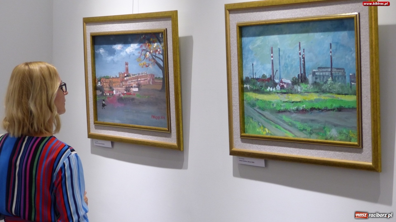 Zdjęcie w galerii na portalu naszraciborz.pl: Racibórz nieoczywisty. Obrazy Piotra Wiedera w książnicy wiadomości z regionu