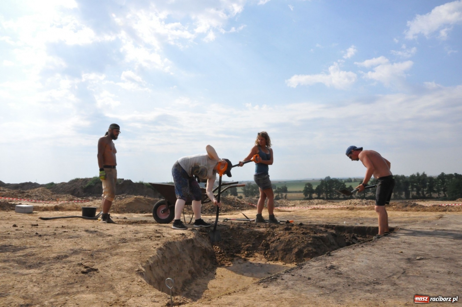 Zdjęcie w galerii na portalu naszraciborz.pl: Eko-Okna budują w Pietrowicach dom zakonny wiadomości z regionu
