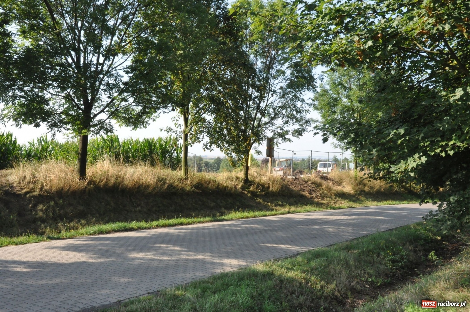 Zdjęcie w galerii na portalu naszraciborz.pl: Eko-Okna budują w Pietrowicach dom zakonny wiadomości z regionu