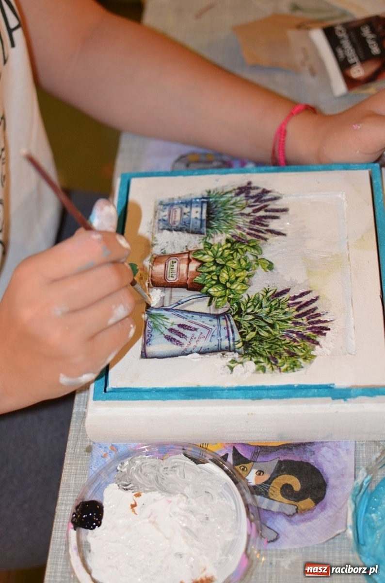 Zdjęcie w galerii na portalu naszraciborz.pl: Letnia przygoda z decoupage w Raciborzu wiadomości z regionu
