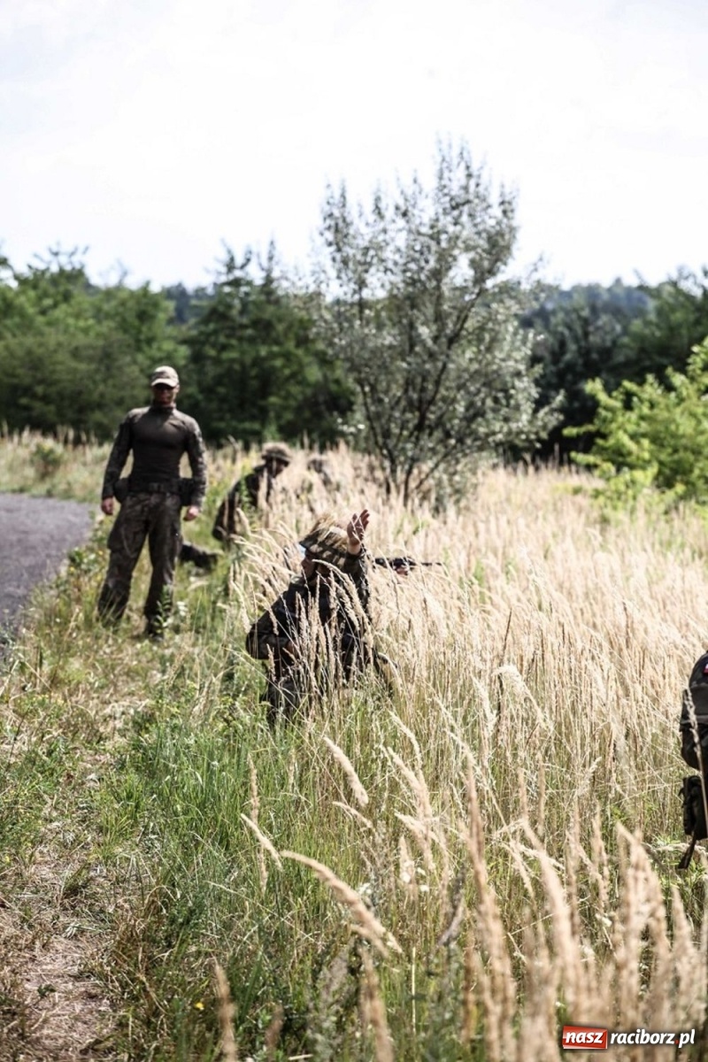 Zdjęcie w galerii na portalu naszraciborz.pl: Podczas wichury zaginęli drwale... Szkolenie śląskich terytorialsów [FOTO]  wiadomości z regionu