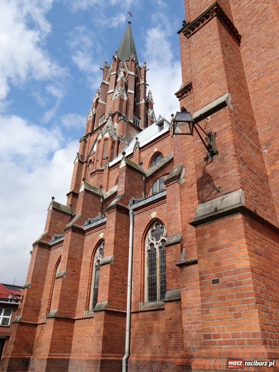 Zdjęcie w galerii na portalu naszraciborz.pl: Kartka z kalendarza. Samodzielny proboszcz na Ostrogu wiadomości z regionu