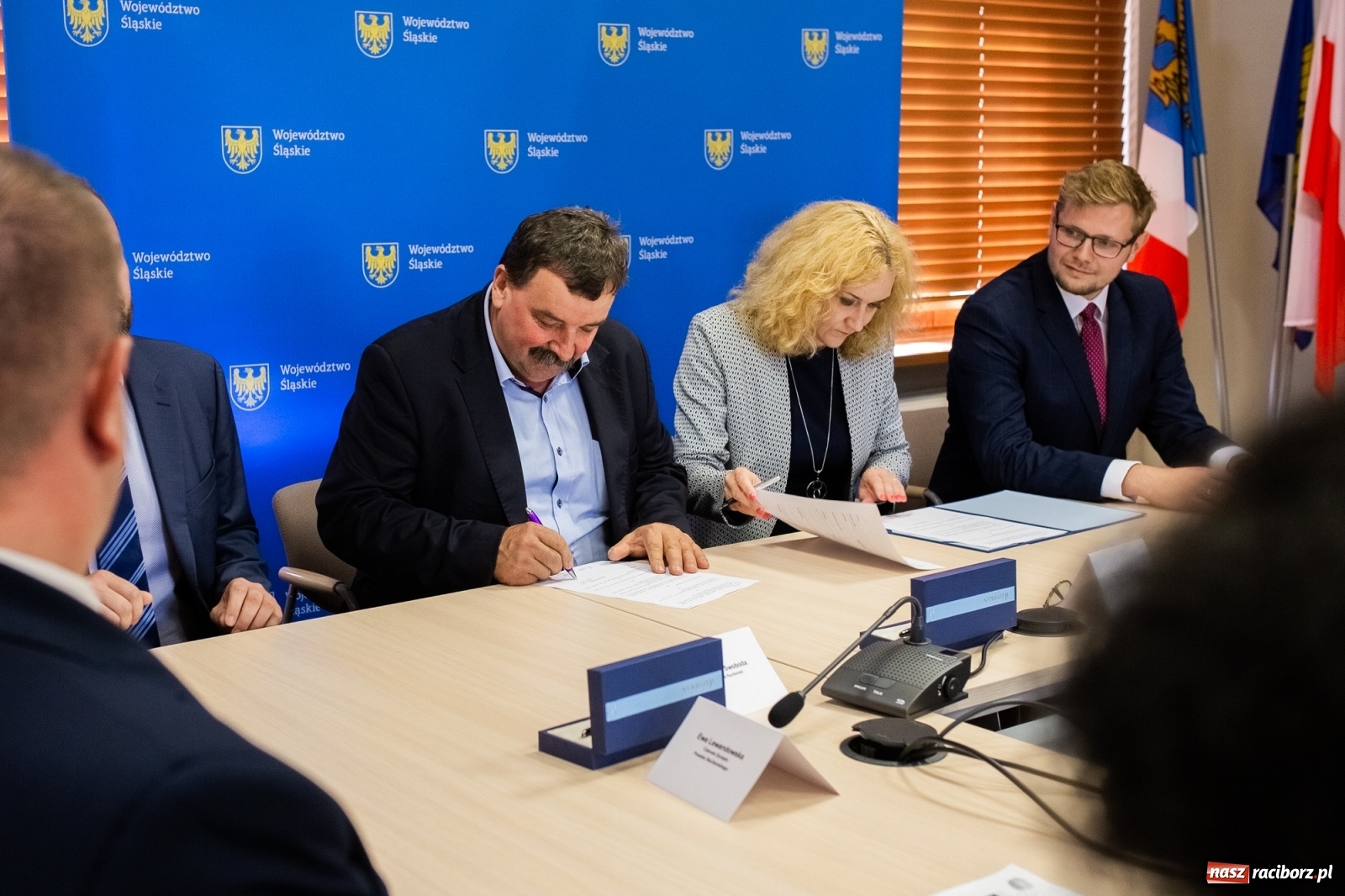 Zdjęcie w galerii na portalu naszraciborz.pl: Inicjatywa sołecka 2019. W Raciborzu podpisano umowy [FOTO] wiadomości z regionu