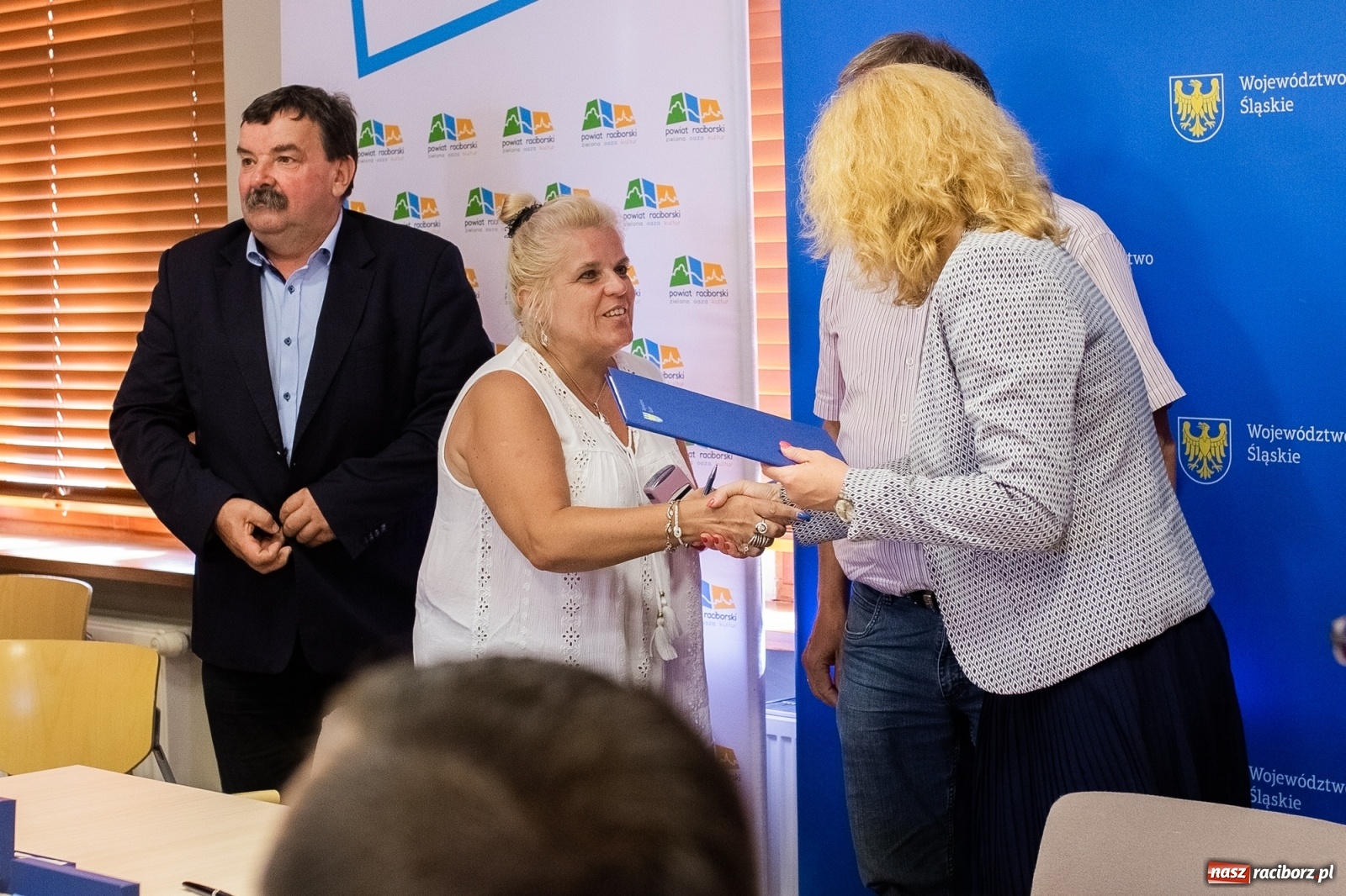 Zdjęcie w galerii na portalu naszraciborz.pl: Inicjatywa sołecka 2019. W Raciborzu podpisano umowy [FOTO] wiadomości z regionu