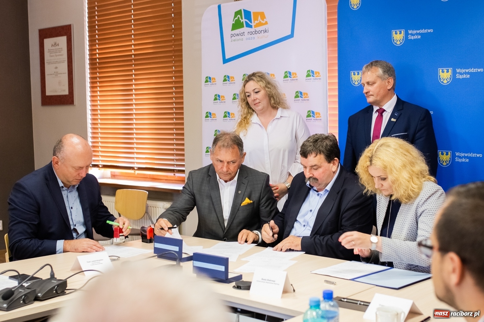 Zdjęcie w galerii na portalu naszraciborz.pl: Inicjatywa sołecka 2019. W Raciborzu podpisano umowy [FOTO] wiadomości z regionu
