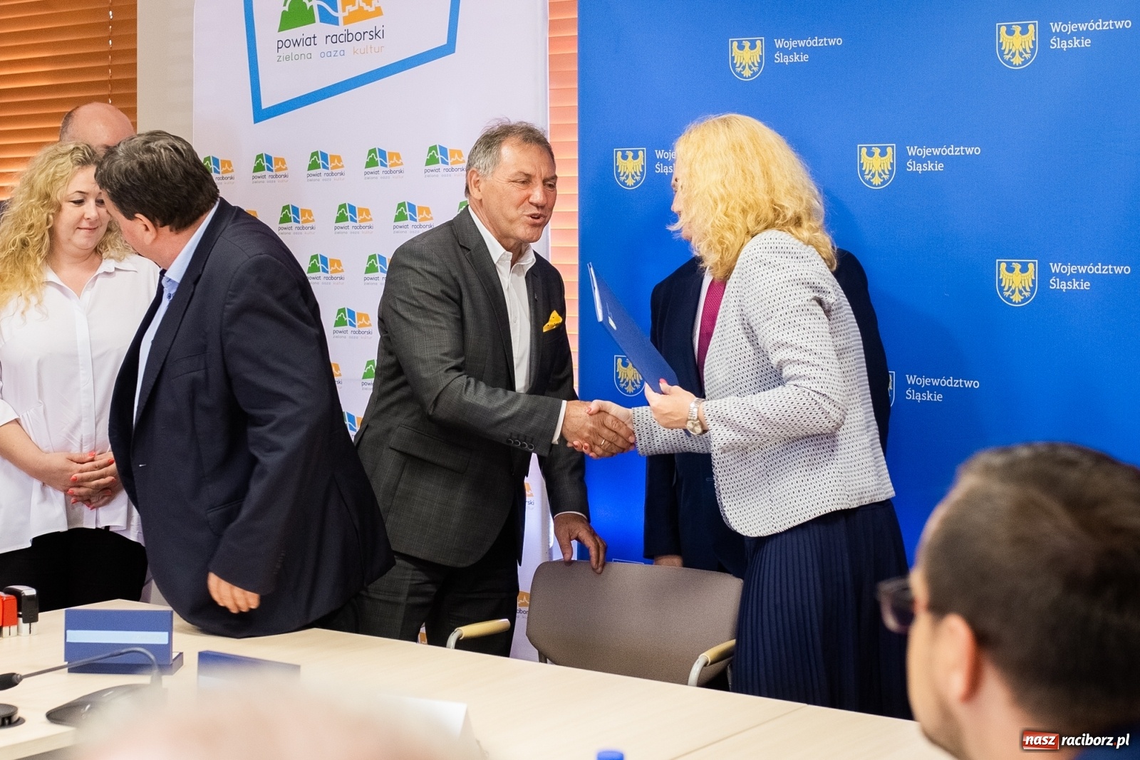 Zdjęcie w galerii na portalu naszraciborz.pl: Inicjatywa sołecka 2019. W Raciborzu podpisano umowy [FOTO] wiadomości z regionu