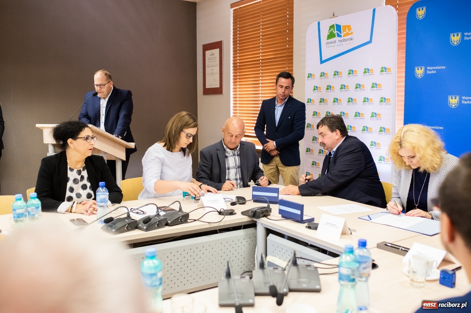 Zdjęcie w galerii na portalu naszraciborz.pl: Inicjatywa sołecka 2019. W Raciborzu podpisano umowy [FOTO] wiadomości z regionu