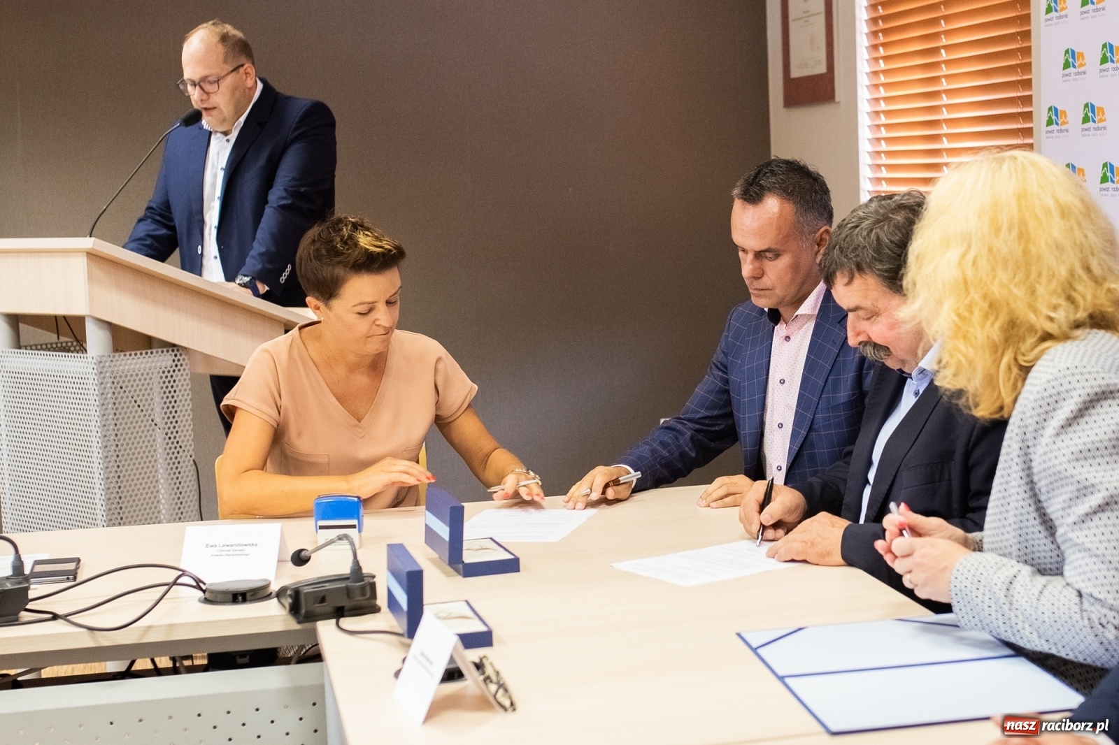 Zdjęcie w galerii na portalu naszraciborz.pl: Inicjatywa sołecka 2019. W Raciborzu podpisano umowy [FOTO] wiadomości z regionu