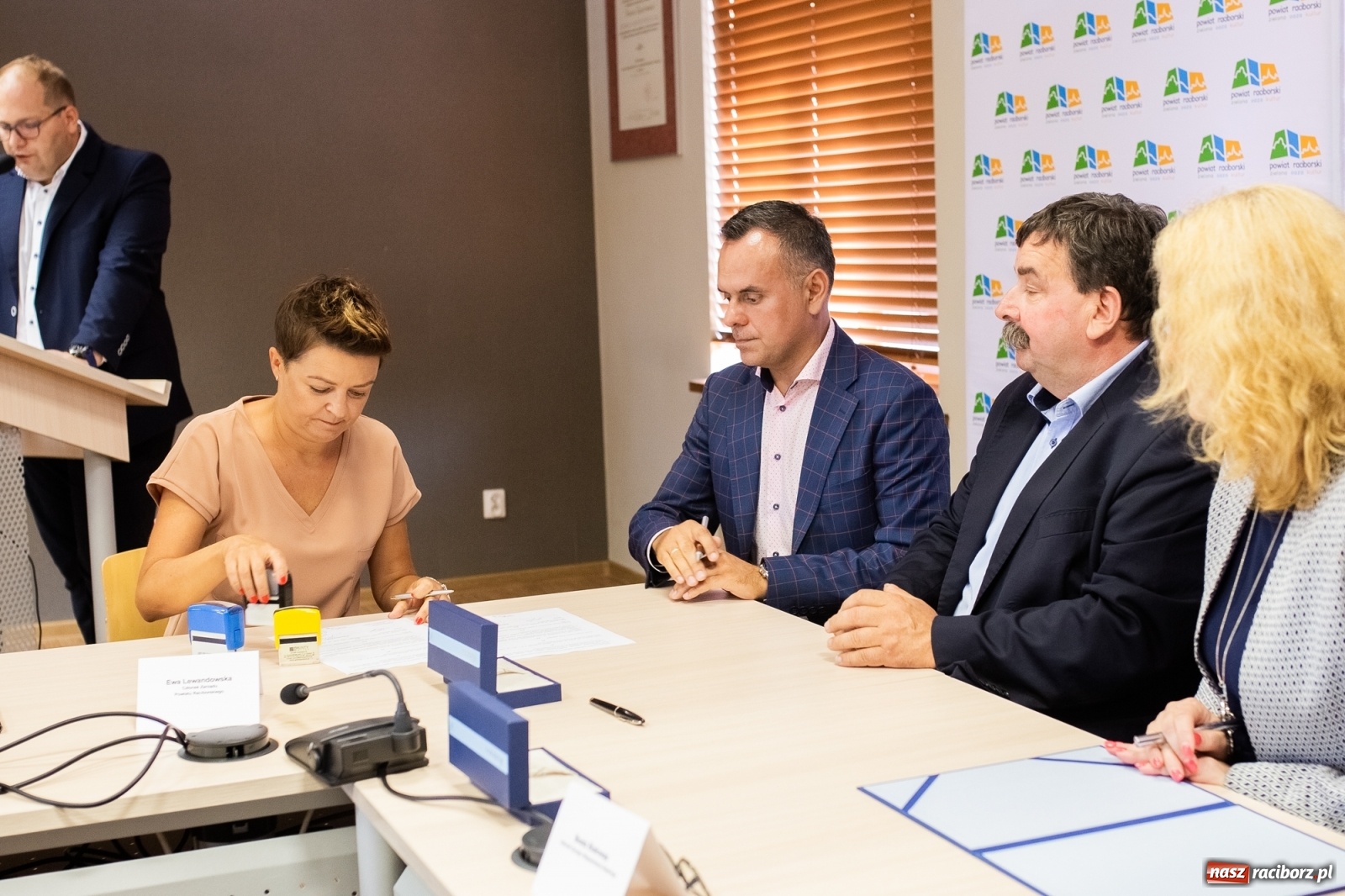 Zdjęcie w galerii na portalu naszraciborz.pl: Inicjatywa sołecka 2019. W Raciborzu podpisano umowy [FOTO] wiadomości z regionu