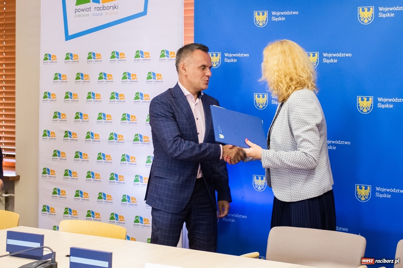 Zdjęcie w galerii na portalu naszraciborz.pl: Inicjatywa sołecka 2019. W Raciborzu podpisano umowy [FOTO] wiadomości z regionu