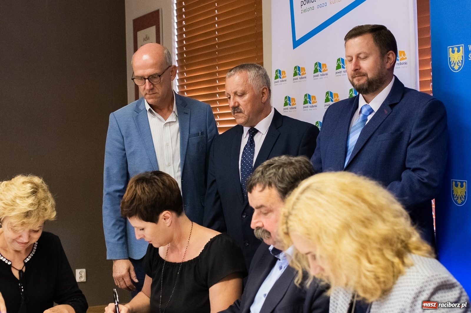 Zdjęcie w galerii na portalu naszraciborz.pl: Inicjatywa sołecka 2019. W Raciborzu podpisano umowy [FOTO] wiadomości z regionu
