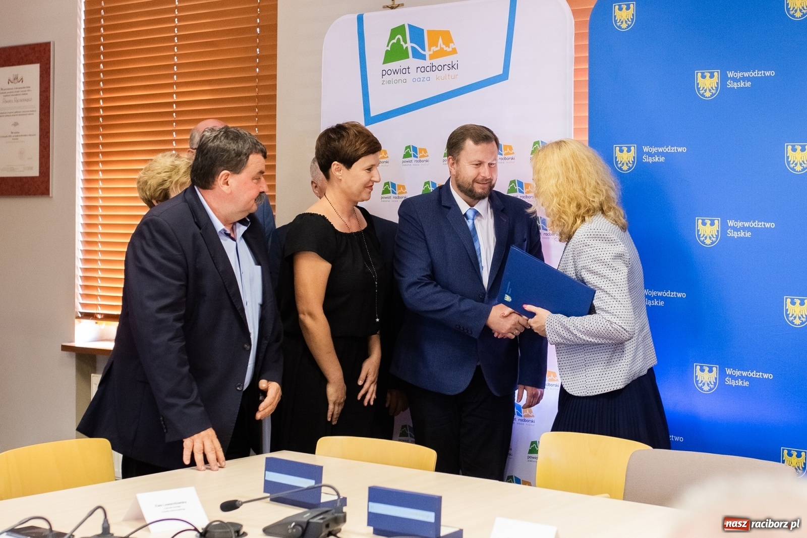 Zdjęcie w galerii na portalu naszraciborz.pl: Inicjatywa sołecka 2019. W Raciborzu podpisano umowy [FOTO] wiadomości z regionu