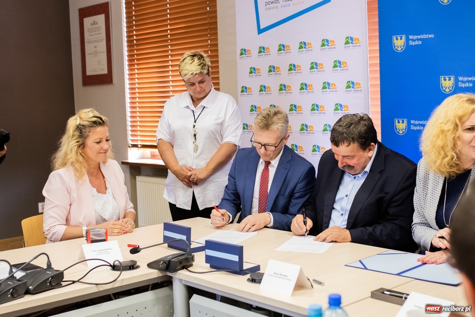 Zdjęcie w galerii na portalu naszraciborz.pl: Inicjatywa sołecka 2019. W Raciborzu podpisano umowy [FOTO] wiadomości z regionu