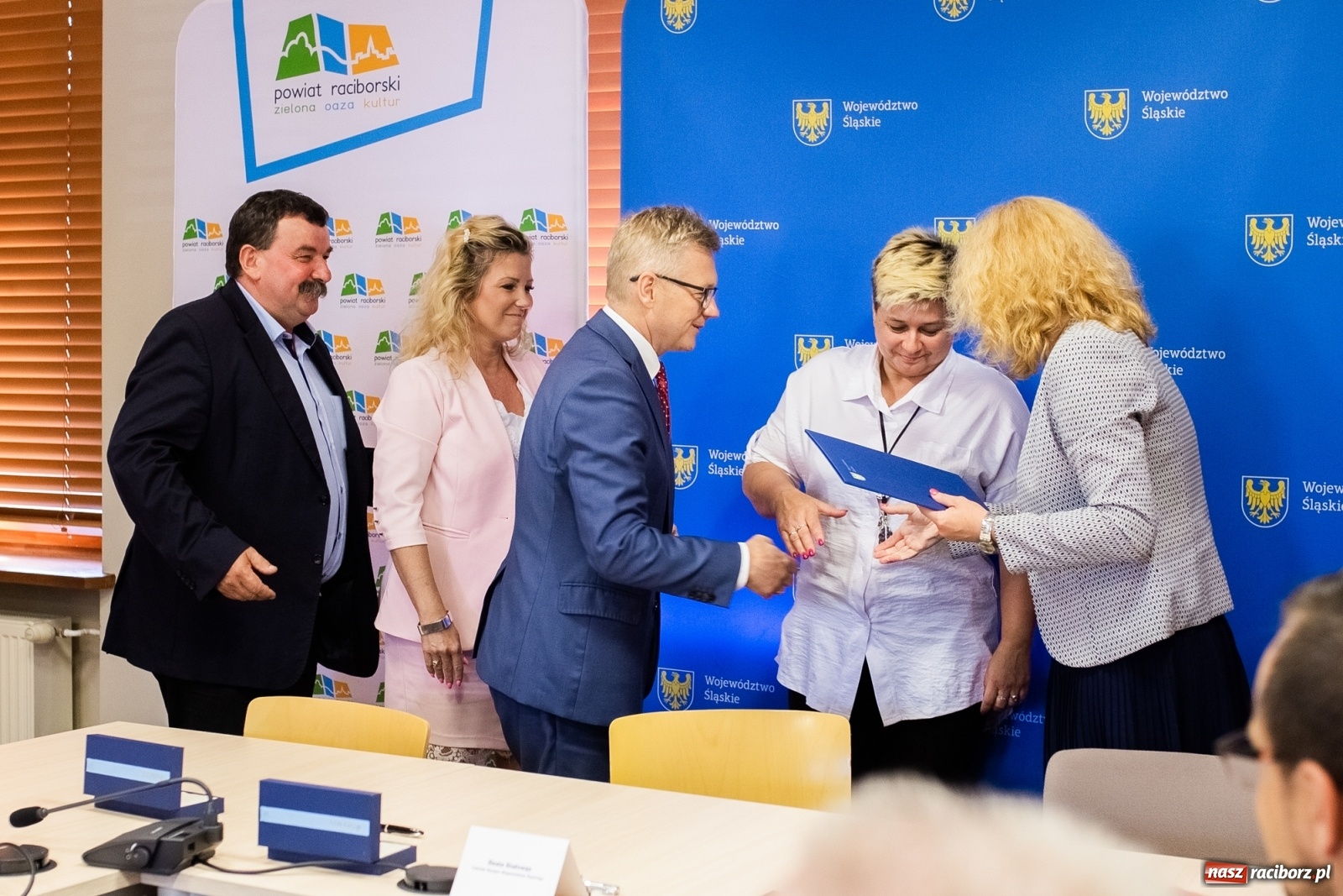 Zdjęcie w galerii na portalu naszraciborz.pl: Inicjatywa sołecka 2019. W Raciborzu podpisano umowy [FOTO] wiadomości z regionu