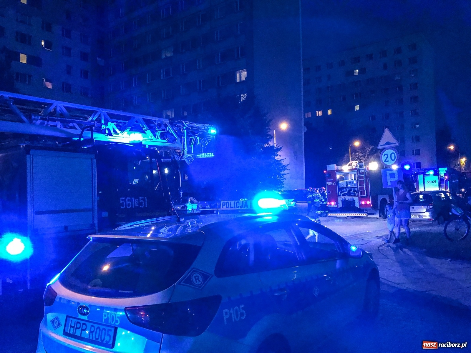 Zdjęcie w galerii na portalu naszraciborz.pl: Akcja strażaków na Mysłowickiej [FOTO i WIDEO] wiadomości z regionu