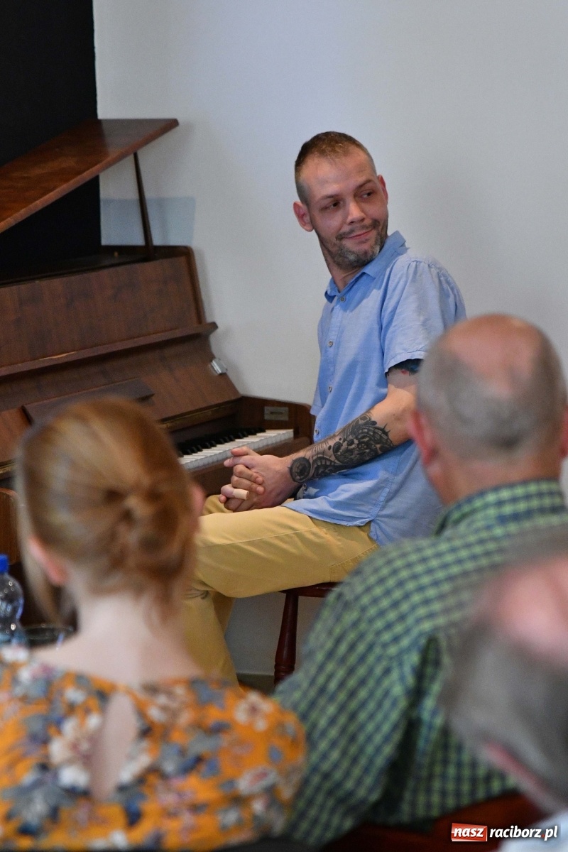 Zdjęcie w galerii na portalu naszraciborz.pl: Polsko-indonezyjski mix w RCK  wiadomości z regionu