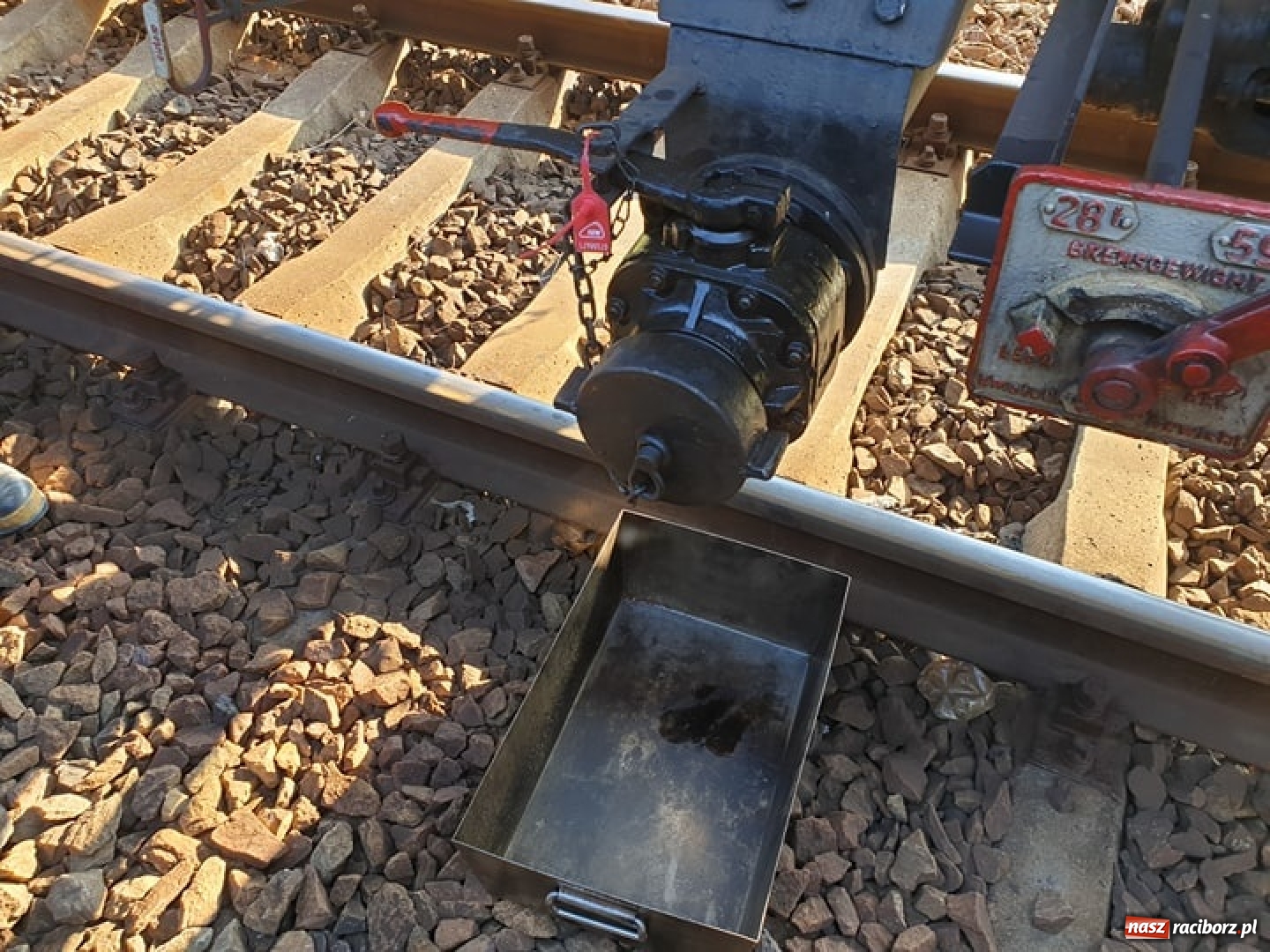 Zdjęcie w galerii na portalu naszraciborz.pl: Strażacy walczyli z wyciekiem w Chałupkach [FOTO] wiadomości z regionu