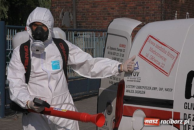 Zdjęcie w galerii na portalu naszraciborz.pl: Pogromcy komarów w akcji wiadomości z regionu