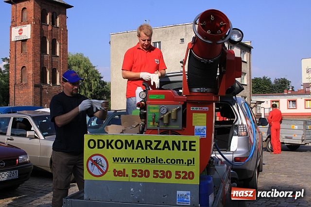 Zdjęcie w galerii na portalu naszraciborz.pl: Pogromcy komarów w akcji wiadomości z regionu