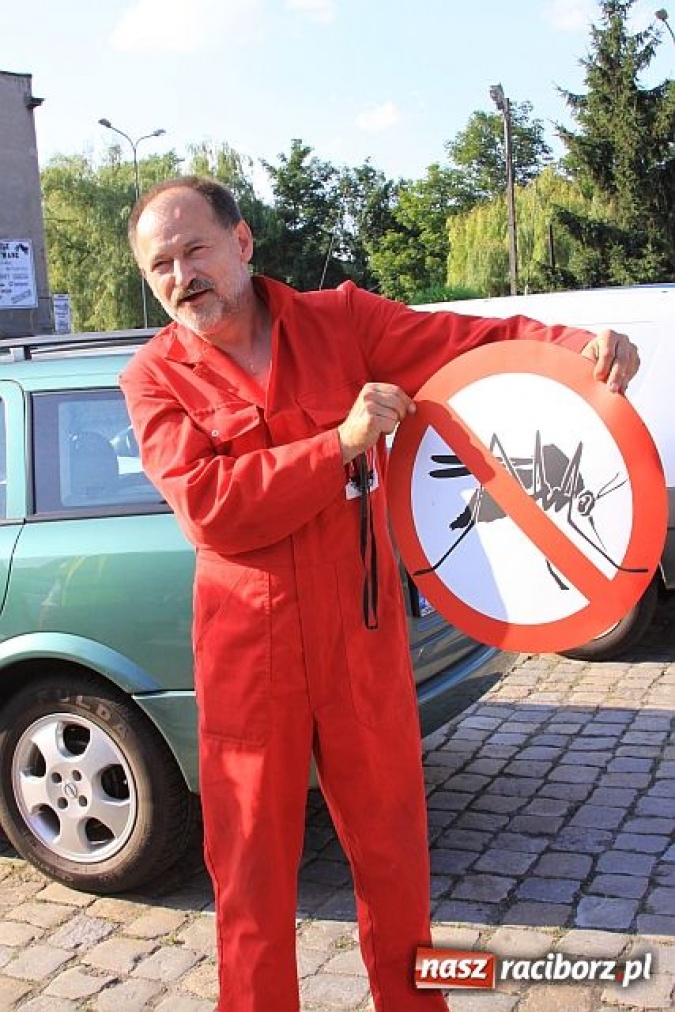 Zdjęcie w galerii na portalu naszraciborz.pl: Pogromcy komarów w akcji wiadomości z regionu