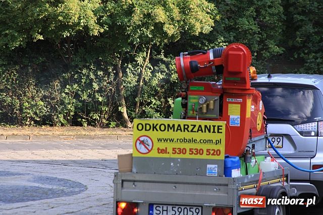 Zdjęcie w galerii na portalu naszraciborz.pl: Pogromcy komarów w akcji wiadomości z regionu