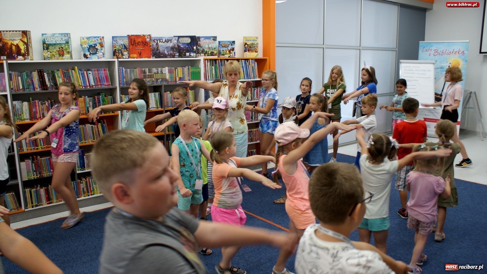 Zdjęcie w galerii na portalu naszraciborz.pl: Magiczny Domek w bibliotece wiadomości z regionu