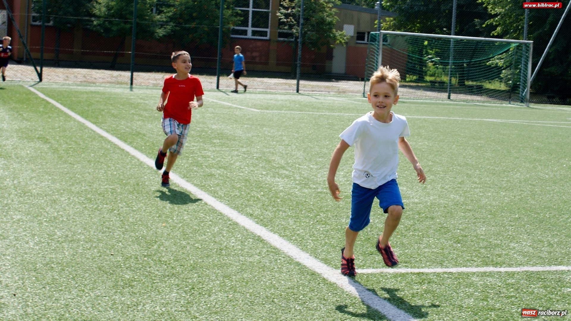 Zdjęcie w galerii na portalu naszraciborz.pl: Magiczny Domek w bibliotece wiadomości z regionu